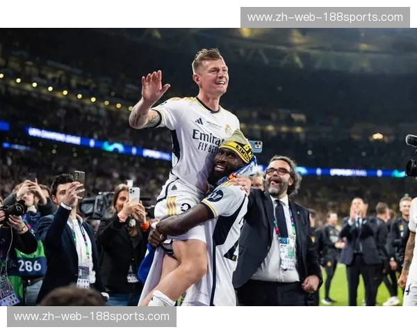 欧冠新闻：每一场精彩背后的影像与数据